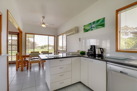 Stradbroke - Accommodation Georgetown 4