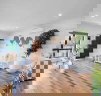 AUJOY 3 Bed Townhouse Burwood 1 - Accommodation Georgetown