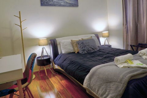 Wollongong Train Station Holiday House - Accommodation Georgetown 2