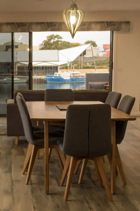 Ulverstone Waterfront Apartments - Accommodation Georgetown 5