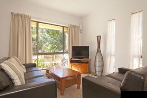 Banksia Sawtell NSW - Accommodation Georgetown 0
