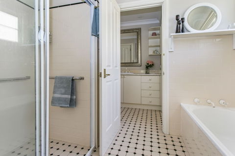 Swanbrook - Accommodation Georgetown 2