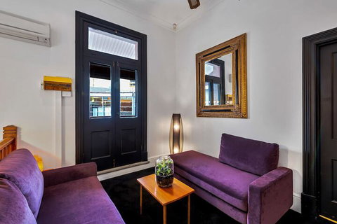 BANK192 - Accommodation Georgetown 2