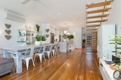 COASTAL CHIC At CASUARINA - Accommodation Georgetown 2