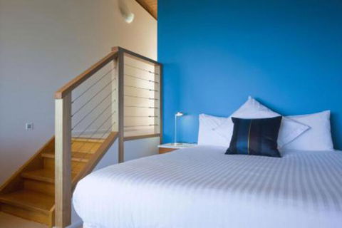 Chriss Beacon Point Restaurant & Villas - Accommodation Georgetown 7