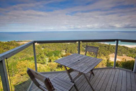 Chriss Beacon Point Restaurant & Villas - Accommodation Georgetown 6