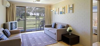 Main Beach Apartments - Accommodation Georgetown 1