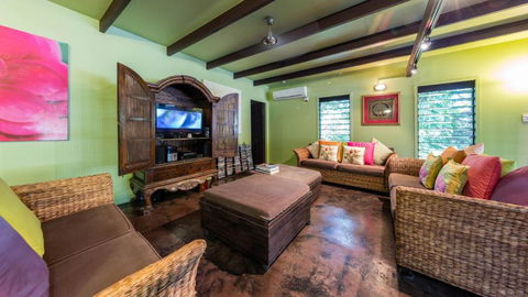 CELADON Holiday House - Accommodation Georgetown 1