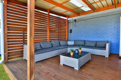 Lazy Days Beach House Jervis Bay â€“ Pet Friendly 4 Mins Walk To Beach - Accommodation Georgetown 7