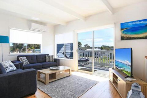 Lazy Days Beach House Jervis Bay â€“ Pet Friendly 4 Mins Walk To Beach - Accommodation Georgetown 0