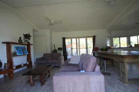 CASTAWAY BEACH HOUSE - Accommodation Georgetown 4