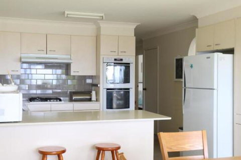 Beachside Husky Waterfront - Accommodation Georgetown 2