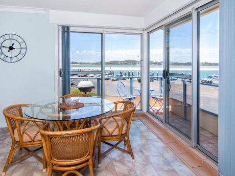 Fairholme 8 Perfect Lakefront Position - Accommodation Georgetown 5