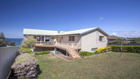 143 Mitchell Pde Magnificent Outlook - Accommodation Georgetown 4