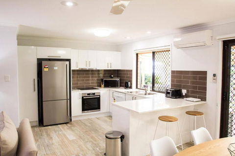 Wellington Parade 1 / 15a Shelly Beach Caloundra - Accommodation Georgetown 5