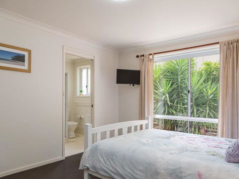 Lovely Modern Villa Amidst Peaceful Surroundings - Accommodation Georgetown 1
