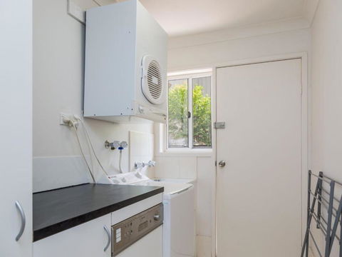 Lovely Modern Villa Amidst Peaceful Surroundings - Accommodation Georgetown 5