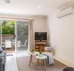 Lovely Modern Villa Amidst Peaceful Surroundings - Accommodation Georgetown