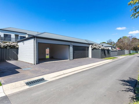 Serenity Shores (by Jervis Bay Rentals) - Accommodation Georgetown 4