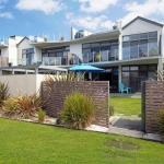 Serenity Shores (by Jervis Bay Rentals) - Accommodation Georgetown 0