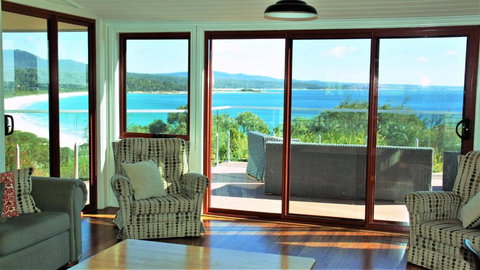 DOLPHIN LOOKOUT COTTAGE Amazing Views Of The Bay Of Fires - Accommodation Georgetown 3