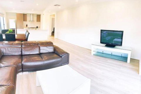 Comfortable 4BR 2Bath House Tarneit Melbourne???? - Accommodation Georgetown 4