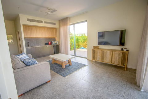 Dune Beachfront Apartments - Accommodation Georgetown 6