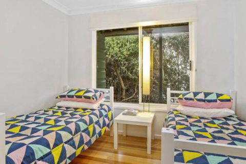 SEAVIEW Ocean Views From A Modern Townhouse - Accommodation Georgetown 7