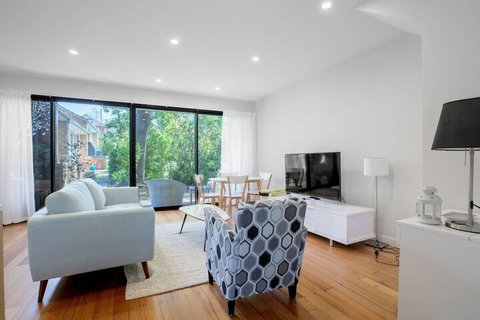 Designer Taste 2BR Townhouse@hawthorn - Accommodation Georgetown 4