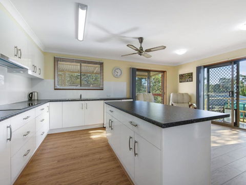Buckland St. 29 Mollymook - Accommodation Georgetown 1