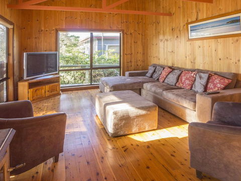 Centre Street 10 Lake Tabourie - Accommodation Georgetown 5