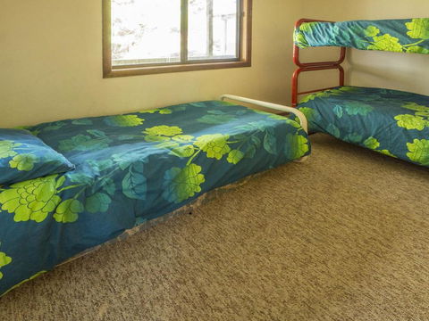 Centre Street 10 Lake Tabourie - Accommodation Georgetown 6