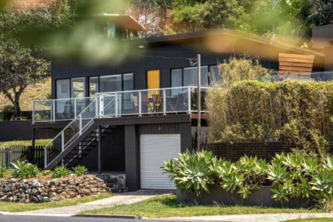 Mitchell Pde 31 Mollymook - Accommodation Georgetown 0