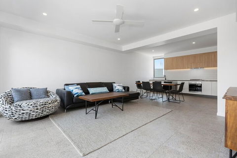 BRAND NEW OCEAN AVENUE TOWNHOUSE - Accommodation Georgetown 3