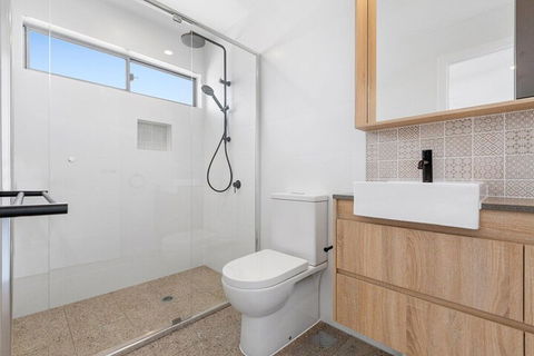 BRAND NEW OCEAN AVENUE TOWNHOUSE - Accommodation Georgetown 5