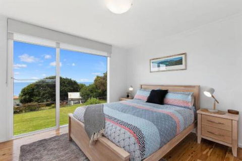COASTAL HAVEN Panoramic Ocean Views - Accommodation Georgetown 3