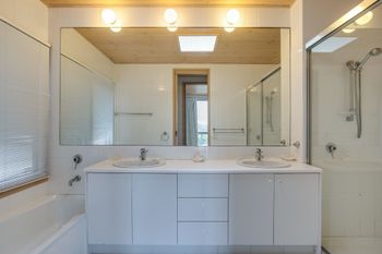 Latham Beach House - Accommodation Georgetown 2