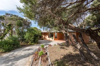 Latham Beach House - Accommodation Georgetown 6