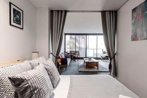 Spacious 1BD 50m From Chapel Street - Accommodation Georgetown 1