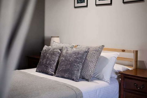 Spacious 1BD 50m From Chapel Street - Accommodation Georgetown 2