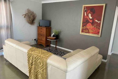 Cosy 1 Bedroom Unit With Views Of The City - Accommodation Georgetown 0