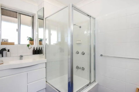 Cosy 1 Bedroom Unit With Views Of The City - Accommodation Georgetown 6