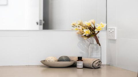 Byron Bay Luxury Holidays Carinya Cottages 3 - Accommodation Georgetown 2