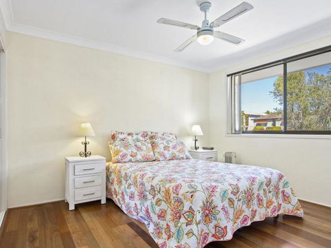 DAVIES STREET MOLLYMOOK 4 / 14 - Accommodation Georgetown 6