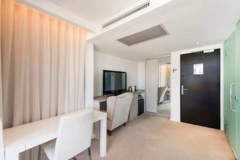 The Nest - Trendy Studio Near Center With Roof Terrace - Accommodation Georgetown 0