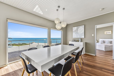 Aloha Waterfront Properties - Accommodation Georgetown 3