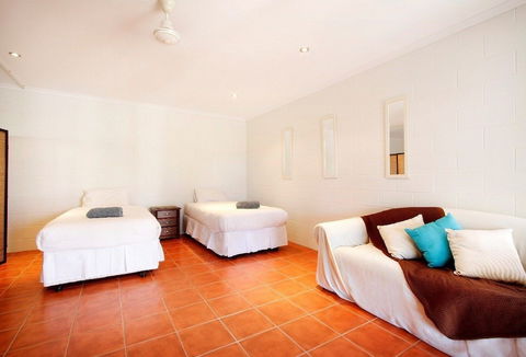 Hideaway Retreat Beach House With Pool - Accommodation Georgetown 4