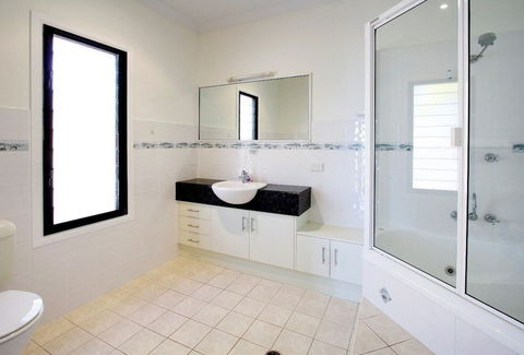 Hideaway Retreat Beach House With Pool - Accommodation Georgetown 5