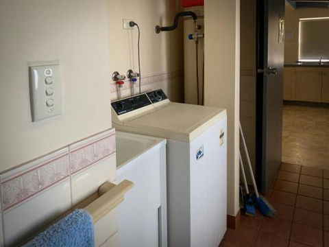 Gone Fishing - Accommodation Georgetown 1