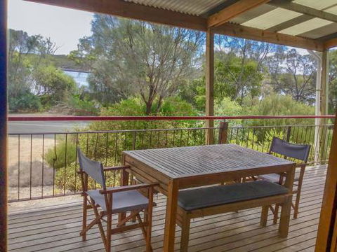 Samphire Beach House - Accommodation Georgetown 3